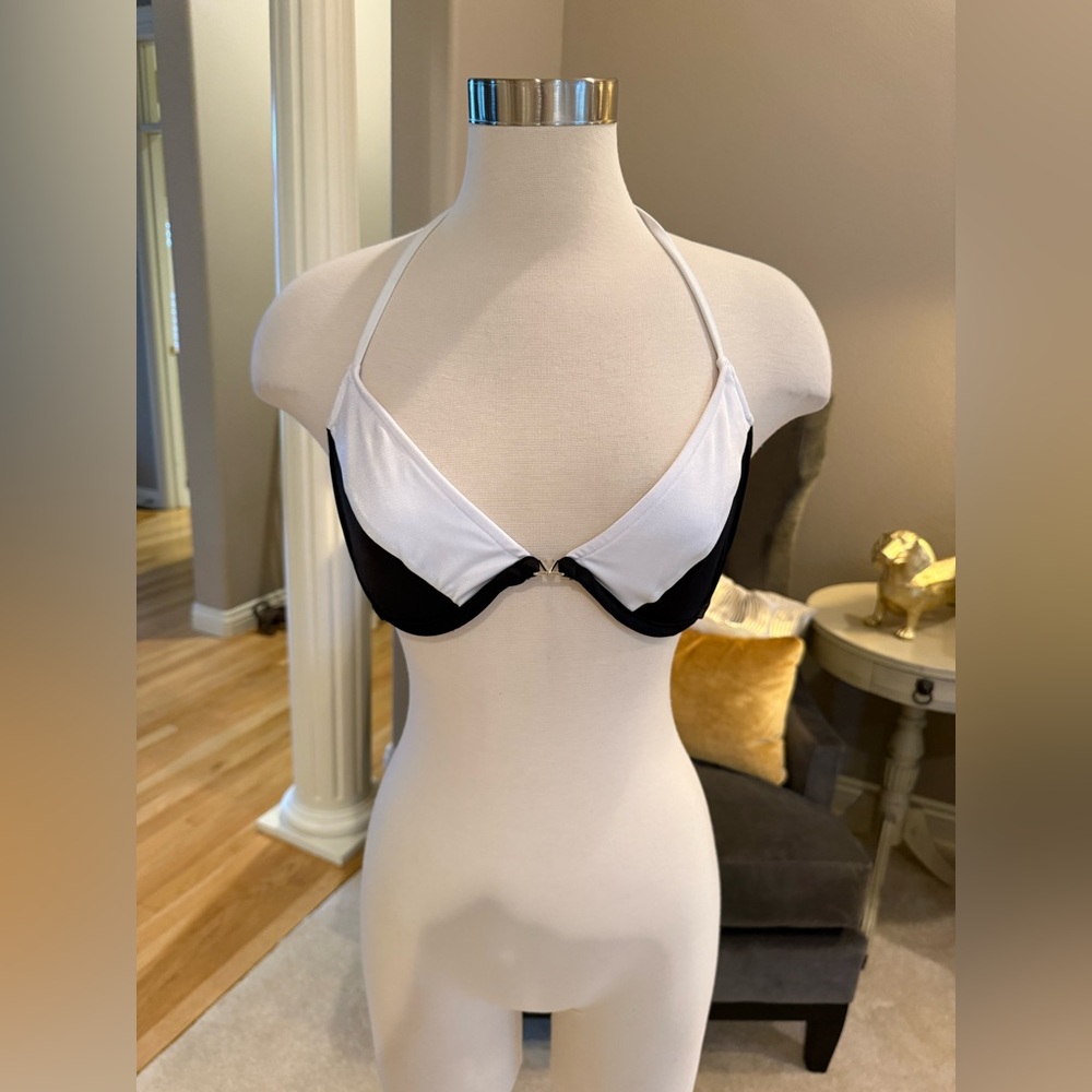 Venus Bikini Top (Size 32DD)